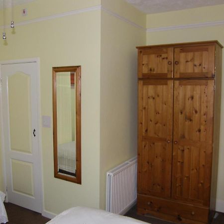 Kingswinford Guest House 佩恩顿 外观 照片