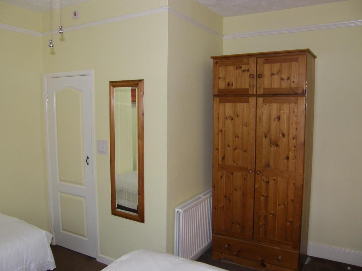 Kingswinford Guest House 佩恩顿 外观 照片