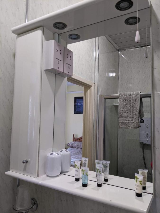 Kingswinford Guest House 佩恩顿 外观 照片