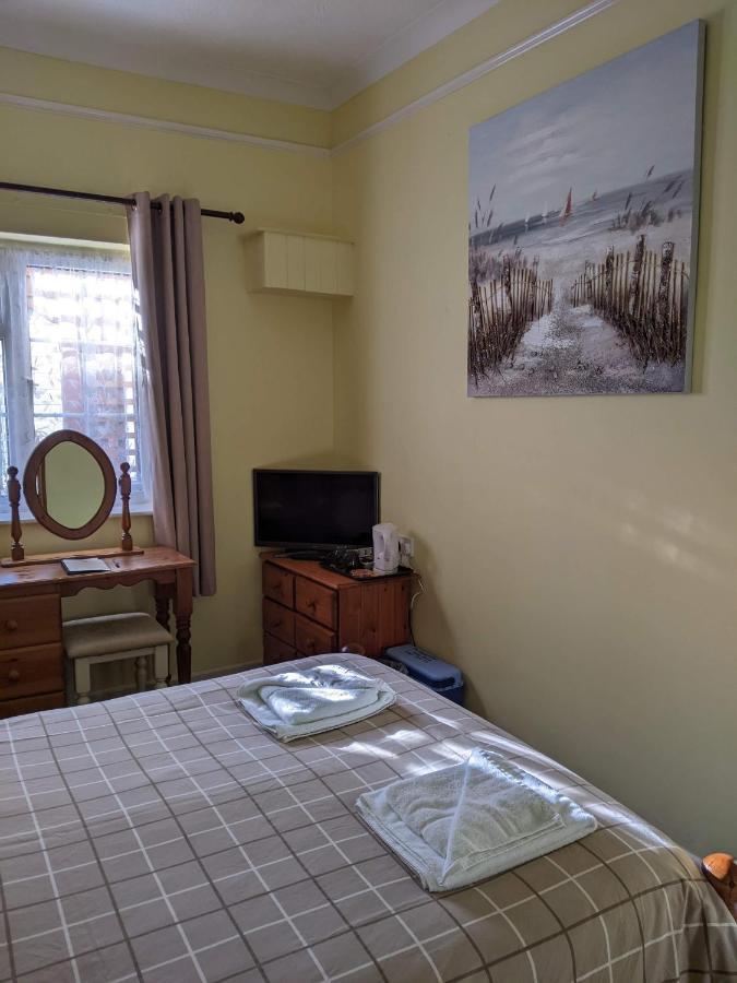 Kingswinford Guest House 佩恩顿 外观 照片