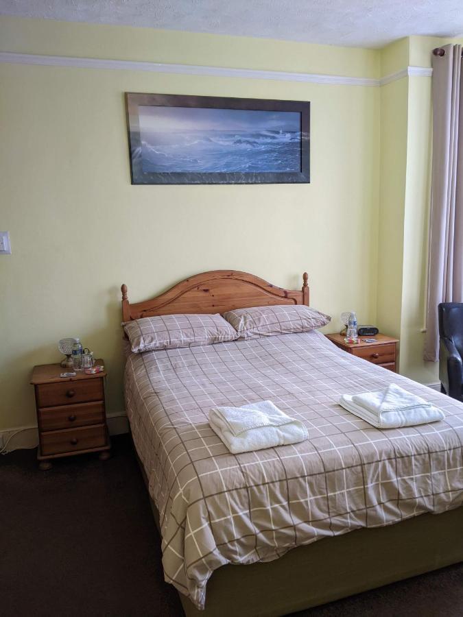 Kingswinford Guest House 佩恩顿 外观 照片
