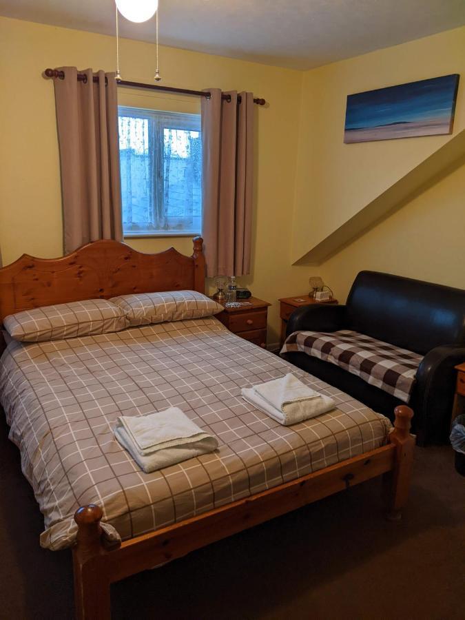 Kingswinford Guest House 佩恩顿 外观 照片