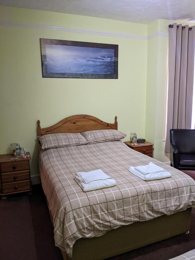 Kingswinford Guest House 佩恩顿 外观 照片