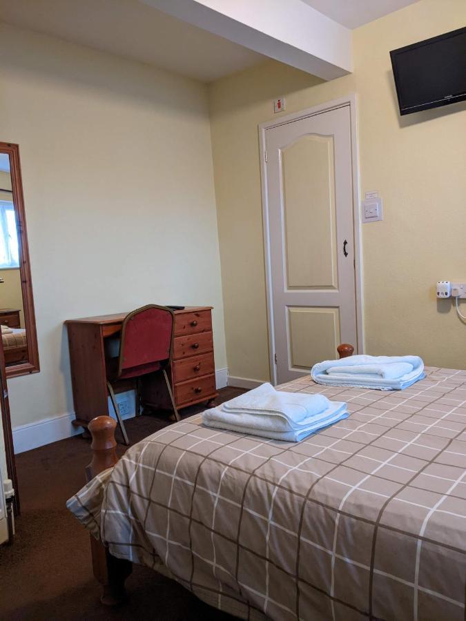 Kingswinford Guest House 佩恩顿 外观 照片