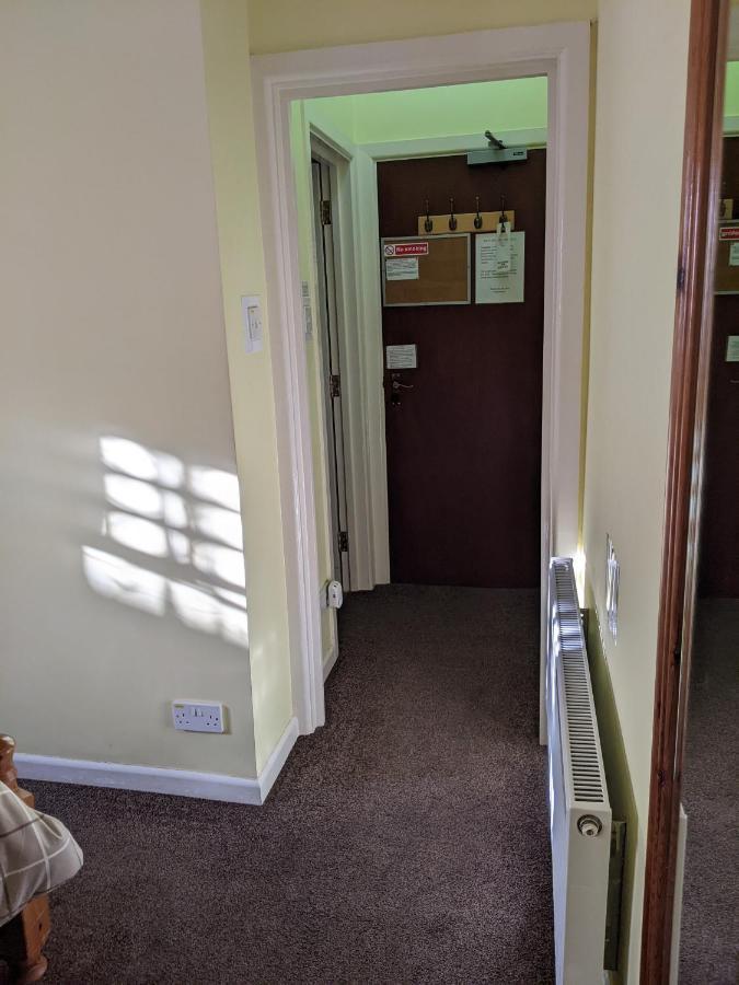 Kingswinford Guest House 佩恩顿 外观 照片