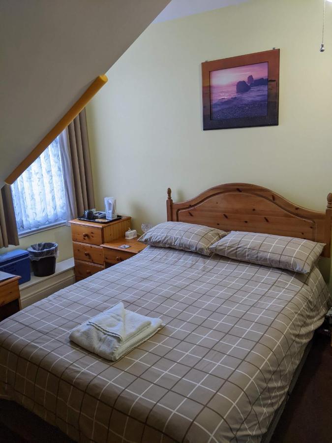 Kingswinford Guest House 佩恩顿 外观 照片