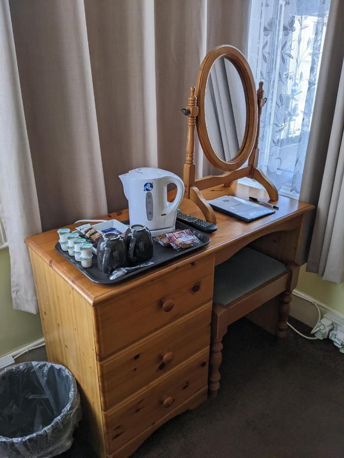 Kingswinford Guest House 佩恩顿 外观 照片