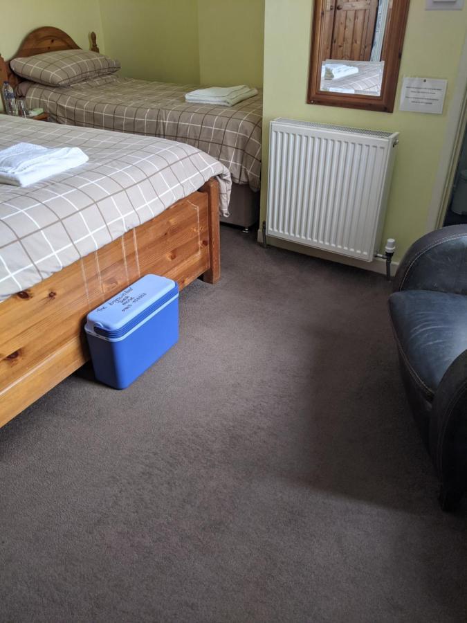 Kingswinford Guest House 佩恩顿 外观 照片