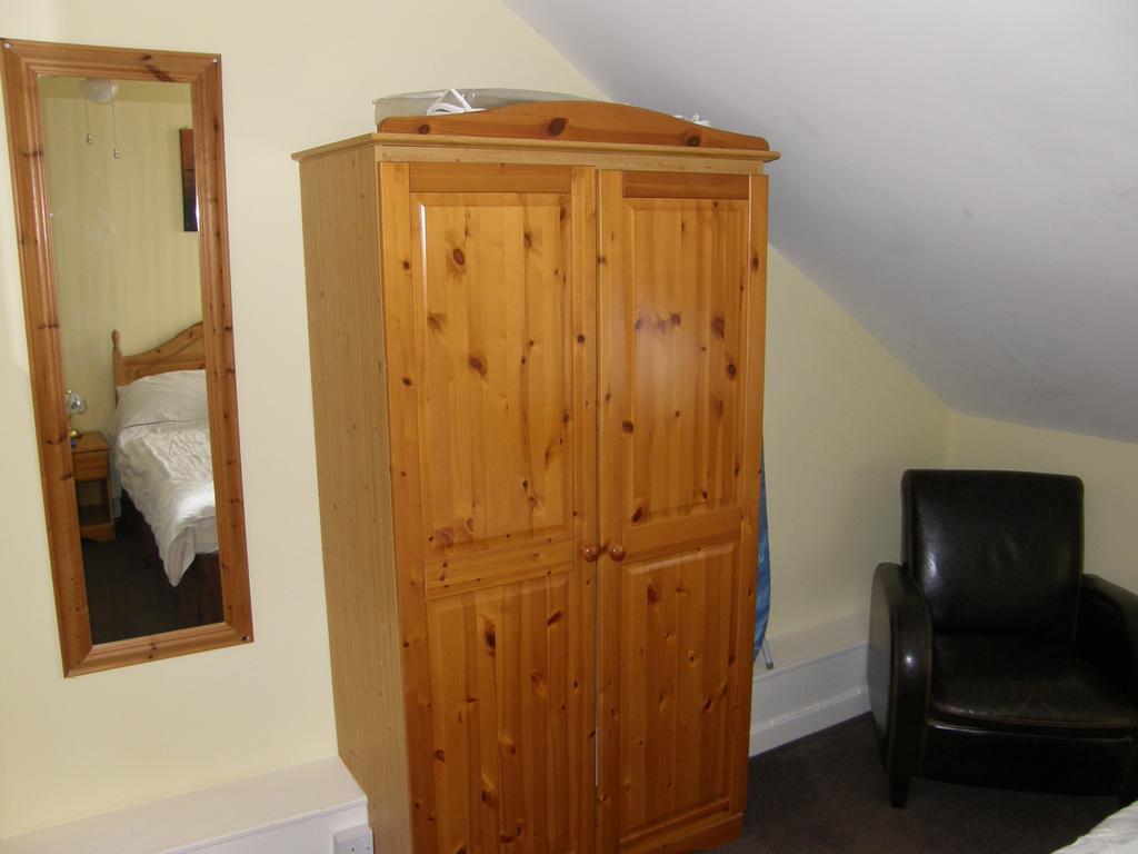 Kingswinford Guest House 佩恩顿 外观 照片